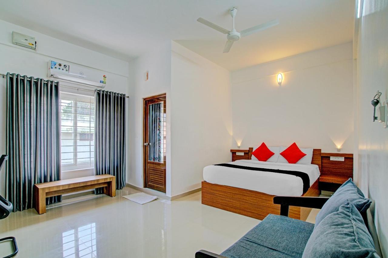 Vaccinated Staff- Capital O 74715 Phoenix Holidays Hotel Kochi Exterior foto